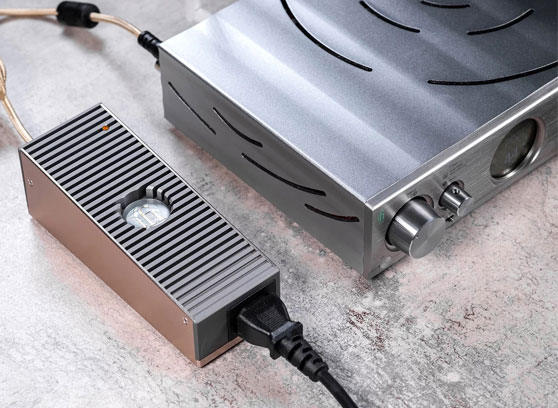 iFi Audio iPower Elite - cecha 1